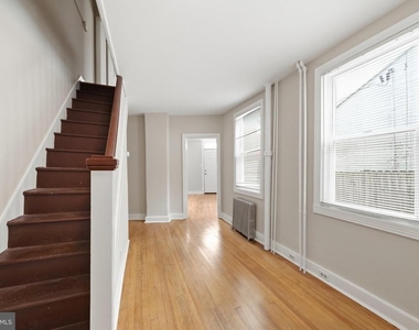 403 W South Street - Photo Thumbnail 8