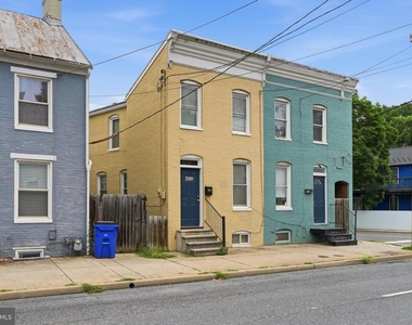 403 W South Street - Photo Thumbnail 1