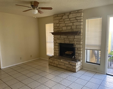 110 Verna Spur - Photo Thumbnail 7