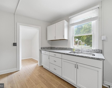 403 W South Street - Photo Thumbnail 13