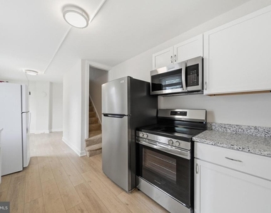 403 W South Street - Photo Thumbnail 12