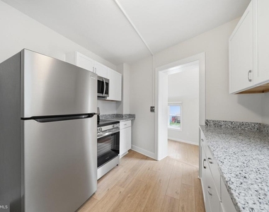 403 W South Street - Photo Thumbnail 14