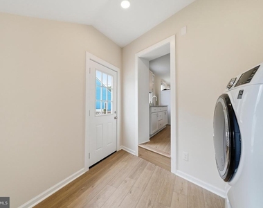 403 W South Street - Photo Thumbnail 17