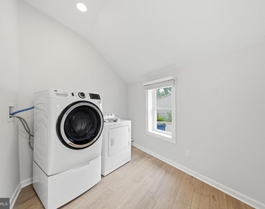 403 W South Street - Photo Thumbnail 15
