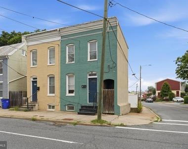 403 W South Street - Photo Thumbnail 2