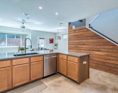 3505 Villa Ct - Photo Thumbnail 3