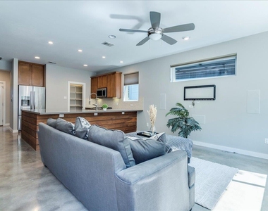 3505 Villa Ct - Photo Thumbnail 6