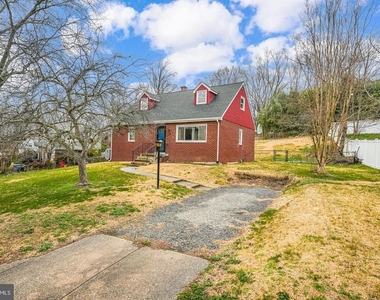 6714 Amherst Road - Photo Thumbnail 3