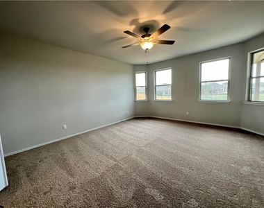 326 Blue Oak Blvd - Photo Thumbnail 3