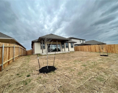 326 Blue Oak Blvd - Photo Thumbnail 18