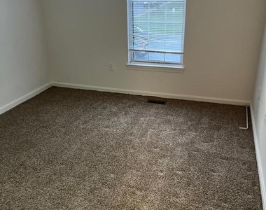 33 Hiddencreek Court - Photo Thumbnail 7