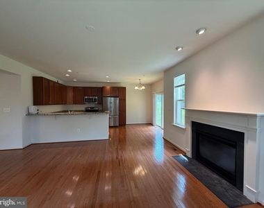 10215 Daventry Drive - Photo Thumbnail 12