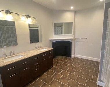 1921 Park Avenue - Photo Thumbnail 2