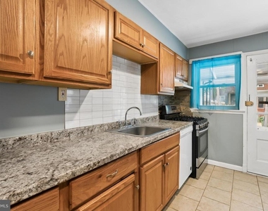 5621 Clearspring Road - Photo Thumbnail 8