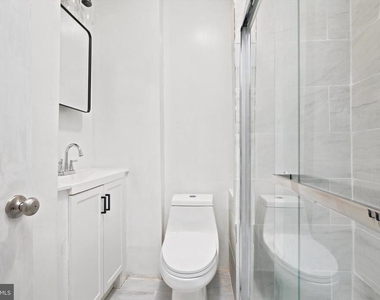 3146 Remington Avenue - Photo Thumbnail 5