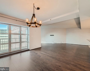 250 President Street - Photo Thumbnail 3
