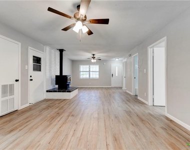 1228 Chippendale Dr - Photo Thumbnail 2