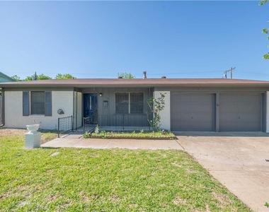 1228 Chippendale Dr - Photo Thumbnail 8