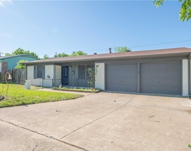 1228 Chippendale Dr - Photo Thumbnail 6
