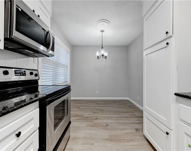 1228 Chippendale Dr - Photo Thumbnail 5