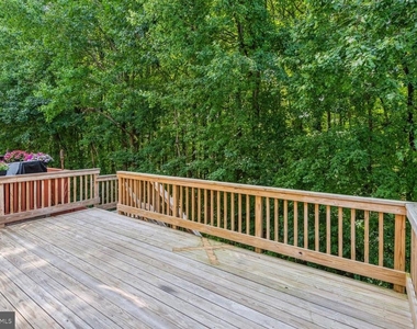 1511 Ashburnham Drive - Photo Thumbnail 15