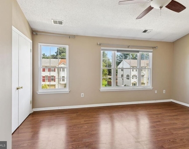 1511 Ashburnham Drive - Photo Thumbnail 10