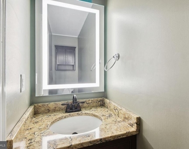 1511 Ashburnham Drive - Photo Thumbnail 4