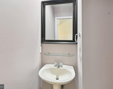 1511 Ashburnham Drive - Photo Thumbnail 9