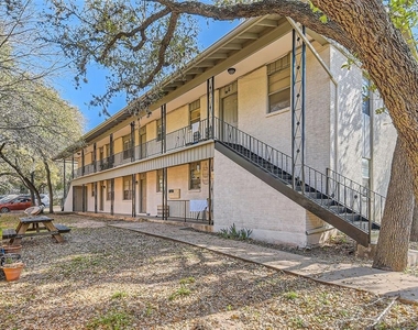 2411 S 5th St - Photo Thumbnail 18