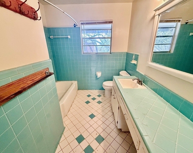 2411 S 5th St - Photo Thumbnail 7