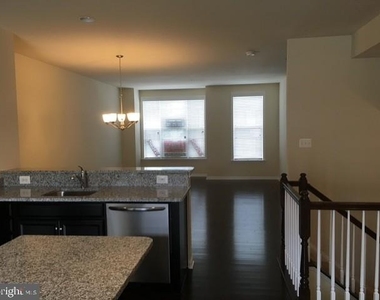 856 Nancy Lynn Lane - Photo Thumbnail 6