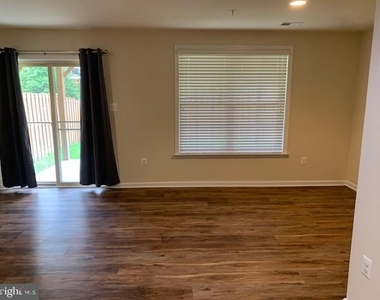 856 Nancy Lynn Lane - Photo Thumbnail 8