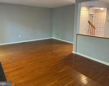 2940 Winters Chase Way - Photo Thumbnail 7