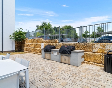 4801 Springdale Rd - Photo Thumbnail 28