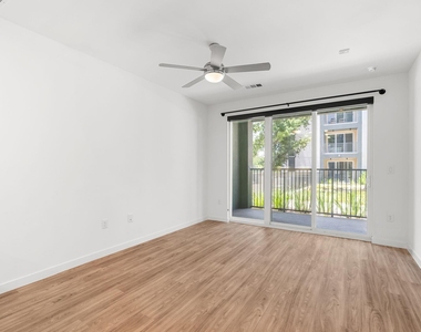 4801 Springdale Rd - Photo Thumbnail 9