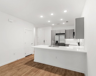 4801 Springdale Rd - Photo Thumbnail 6