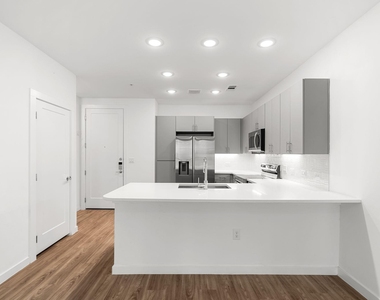 4801 Springdale Rd - Photo Thumbnail 5