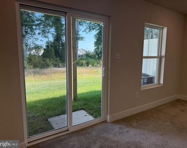 29405 Oxford Drive - Photo Thumbnail 5