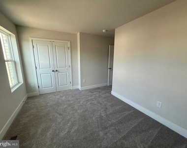 29405 Oxford Drive - Photo Thumbnail 8