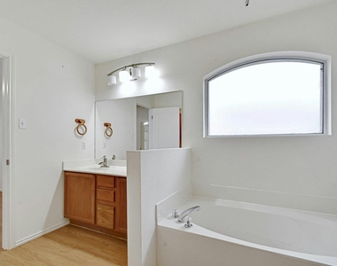 8605 Ganttcrest Dr - Photo Thumbnail 16