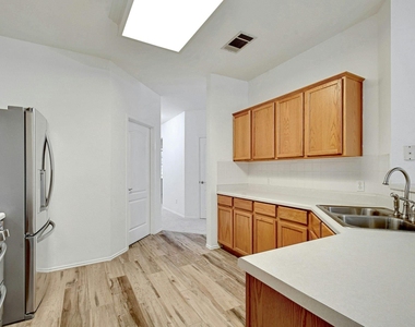 8605 Ganttcrest Dr - Photo Thumbnail 10