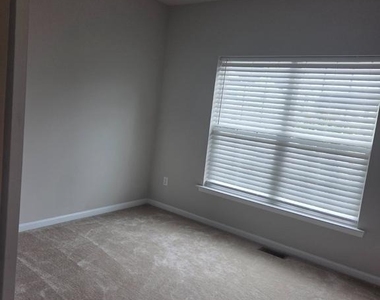 31 Wavyleaf Drive - Photo Thumbnail 7