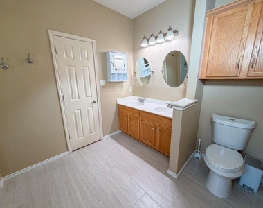 3230 Arroyo Bluff Ln - Photo Thumbnail 8