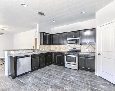 3108 Tilmon Ln - Photo Thumbnail 4