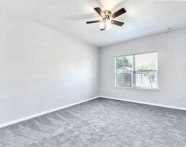 3108 Tilmon Ln - Photo Thumbnail 7