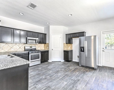 3108 Tilmon Ln - Photo Thumbnail 3