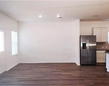 1205 Mallow Rd - Photo Thumbnail 6
