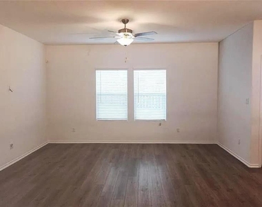1205 Mallow Rd - Photo Thumbnail 8