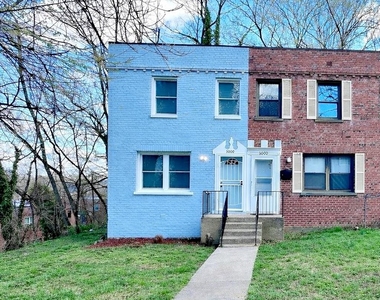 5000 Just Street Ne - Photo Thumbnail 1