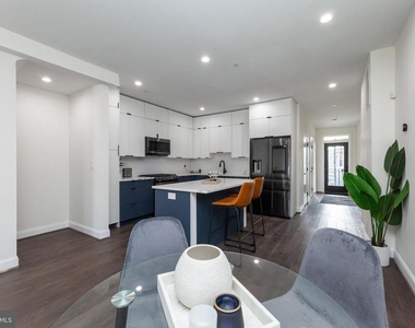 734 Kenyon Street Nw - Photo Thumbnail 3